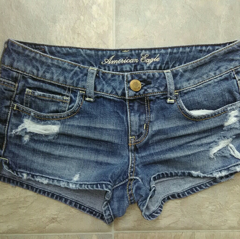 ((SOLD))American Eagle Shorts